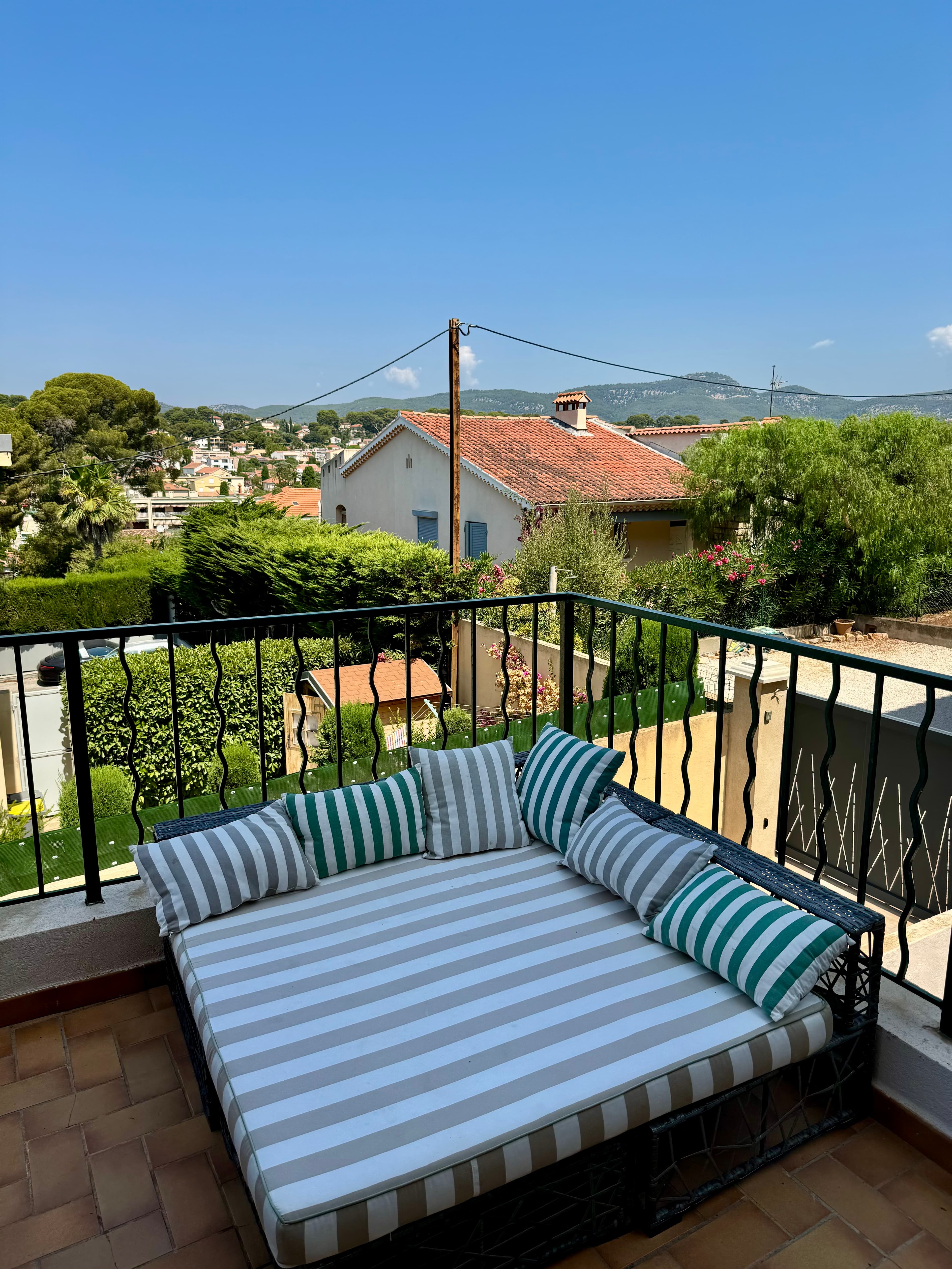 Chic Sea-View Terrace